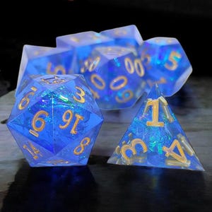 Blue Moonlit Flüssigkern Kristall Würfelset, Premium D&D Würfel, Scharfkantige Harz Würfel für Dungeons & Dragons, Einzigartige Flüssige Würfel
