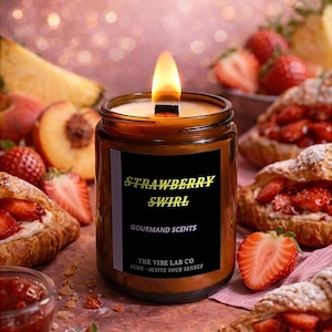 Erdbeer Swirl ASMR Knisterkerze | WoodWick Duftkerze | Gourmand Düfte Wohnkultur | Handgegossen | Echter Kamingeruch ≈ 65–72dB