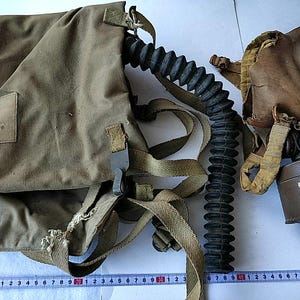 WW2 Imperial Japanese Army Soldier and Civilian Original Gas Mask and Bag, Authentic Showa Era Military Artifact Collectible Relic -e0608-