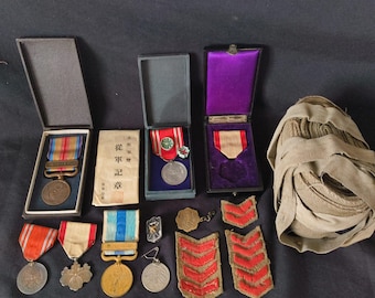 Antieke Japanse militaire medaille uit de Tweede Wereldoorlog, insignes van het keizerlijke leger en rangschikkingspatches, Chinese oorlogsmedaille, badges voor verdiensten van het Rode Kruis, -i0406-