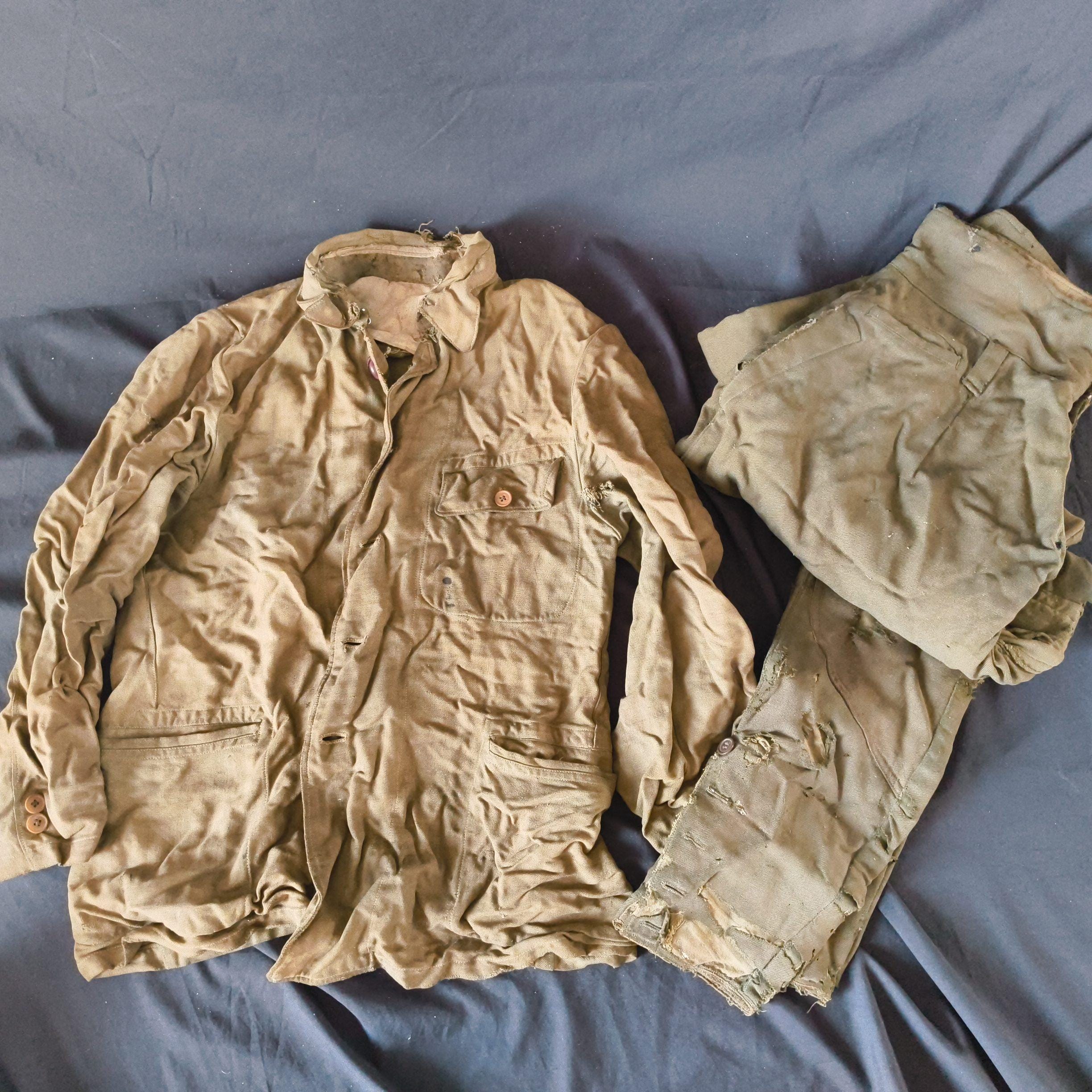 連隊史　ミリタリー　旧日本 This is a repaired original Japanese Army Type 2 flight suit