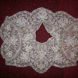 1 Capelet of Breathtaking embroidered net lace in ivory with tan undertones daffodils image 1