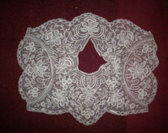 1 Capelet of Breathtaking  embroidered net lace in ivory with tan undertones daffodils