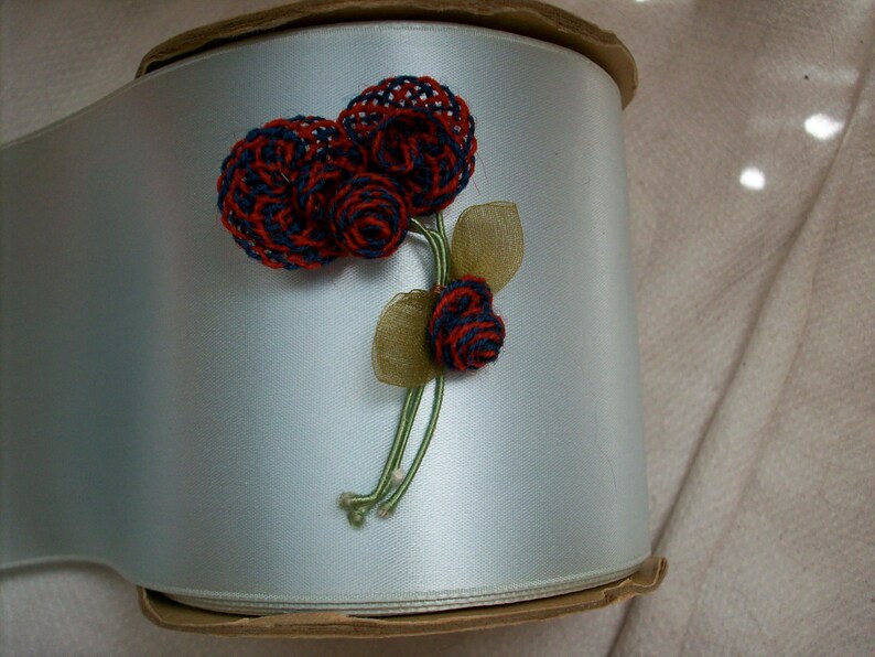 1 Ribbon work flower made of silk thread silk organdy leaves
