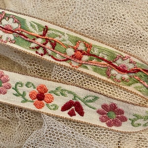 Vintage Paris pretty cotton floral braid