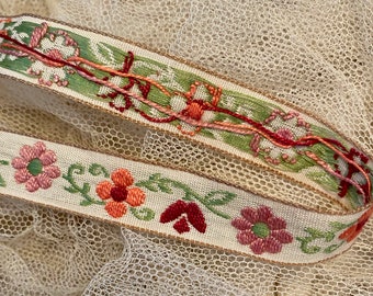 Vintage Paris pretty cotton floral braid