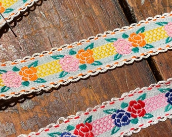 Lovely colors blend for a pretty vintage cotton trim 3 yds. or full roll