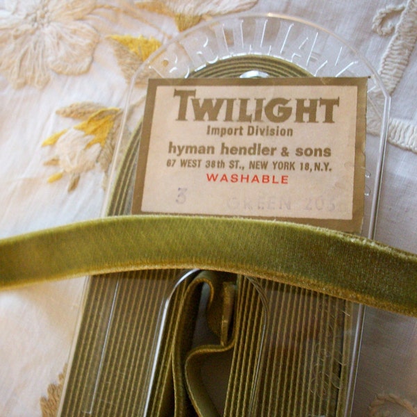 2 yards of vintage silky velvet ribbon in green(206) all rayon 1/2" wide twilight