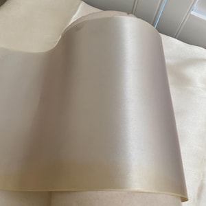 1 Meter. von mauve grau ice vintage Satinband 18 cm breit