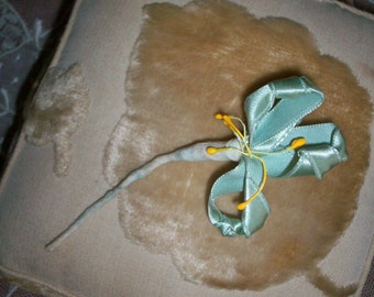 1 ribbonwork flower in mint green