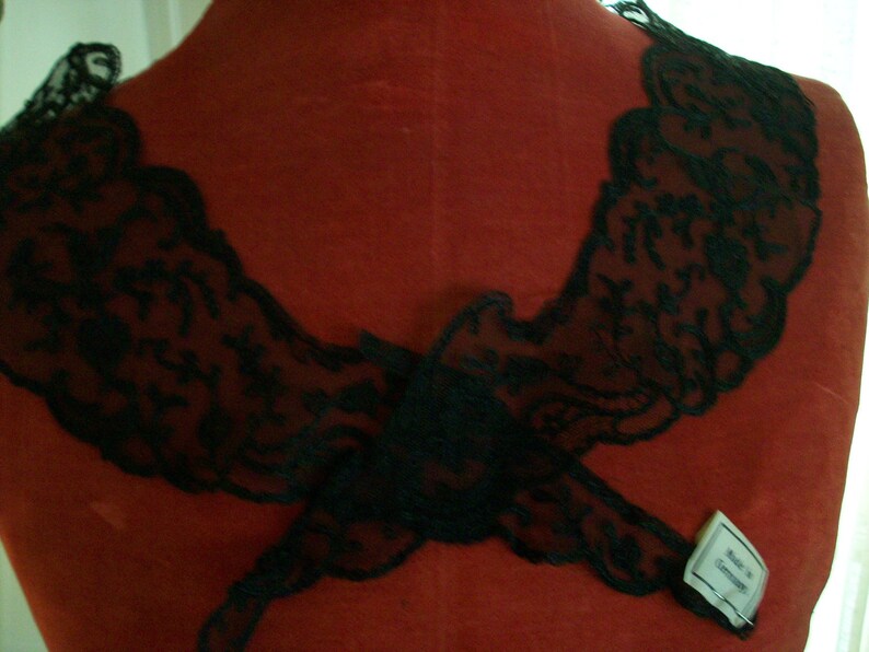 1920s antique fine lace collar of embroidery on net in black image 4