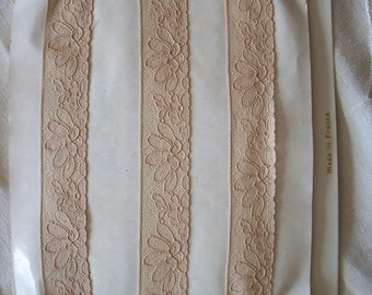 Vintage french cotton alencon lace 22328