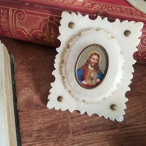 Frans antiek Heilig Hart van Jezus omgekeerd schilderij in albasten lijst