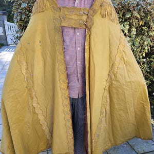 Antique Gold Lamé Liturgical Cope – Catholic Vestment with Pelican appliqué, Ecclesiastical Antique image 20