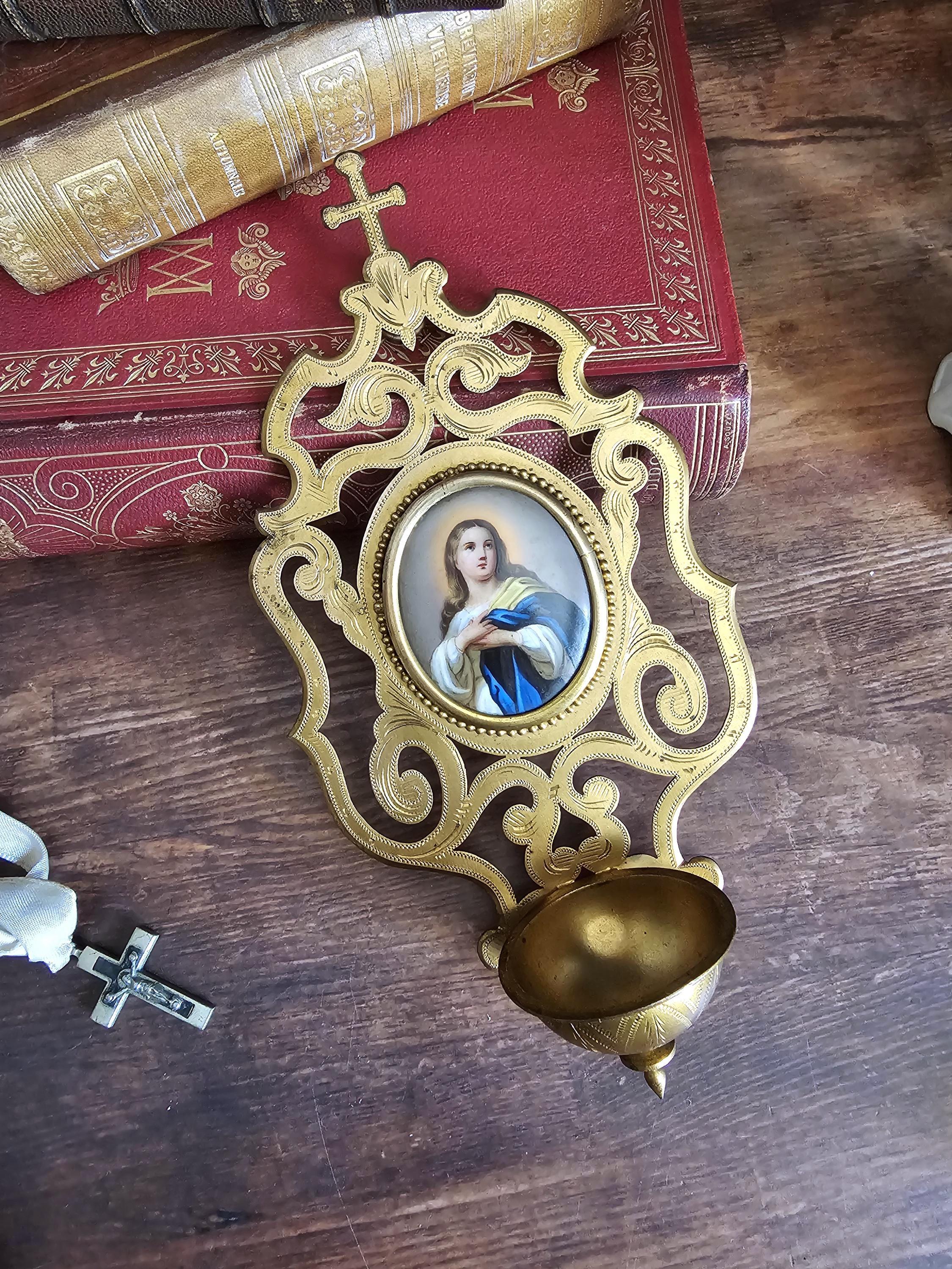ANCIEN BENITIER EMAUX CLOISONNES MEDAILLON PEINTURE MINIATURE VIERGE A ENFANT