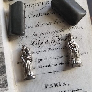 Antigo santuário de bolso de viagem francês Santa Ana e Virgem Maria OU estátua em miniatura de Santo Antônio