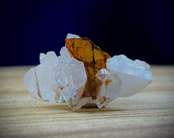 エッチングされたアクアマリン結晶：原石鉱物標本、パキスタン