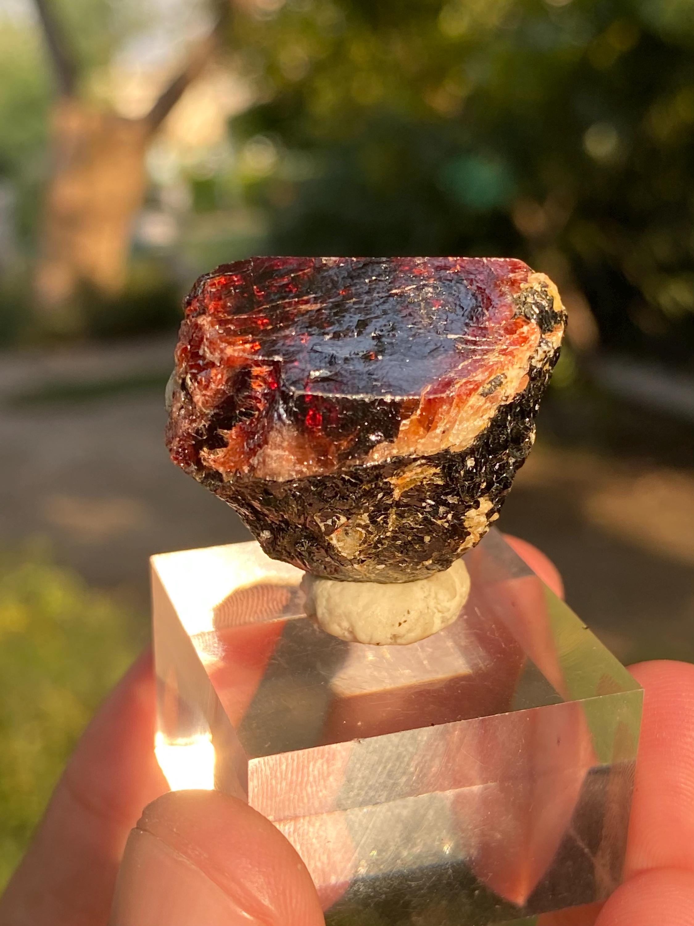 ジルコン結晶標本：パキスタン産ジルコン原石（B3） - Etsy 日本