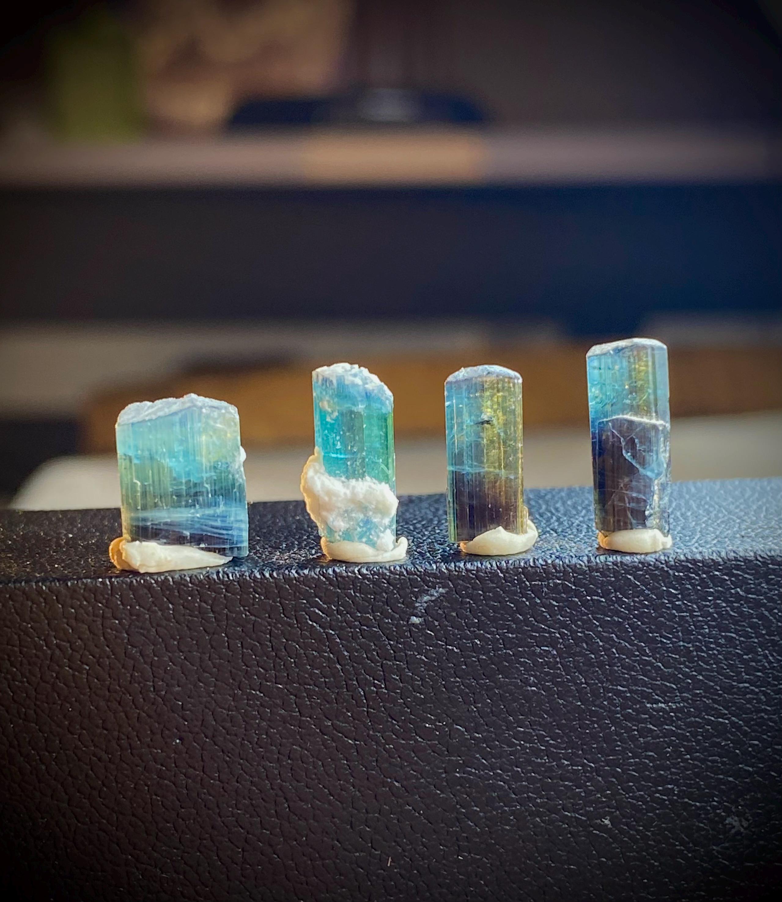 ブルーキャップ トルマリン 鉱物標本 原石 ブルーキャップトルマリン結晶：インディコライトバイカラー原石