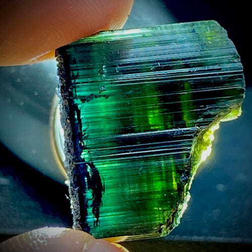 パキスタン スカルドゥ産 エッチングアクアマリン エッチングされたアクアマリン結晶：原石鉱物標本、パキスタン