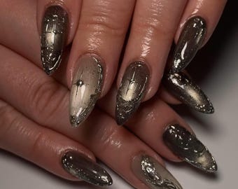 Handmade Chrome Metallic Press On Nails | Silver Chrome Texture & Reflective Gradient Details | Almond Nails For Futuristic Bold Vibes