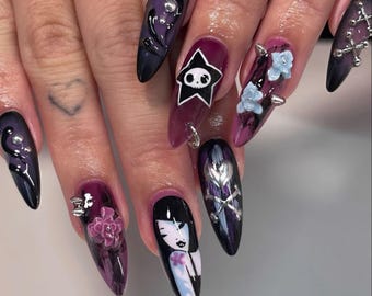 Unghie finte gotiche Y2K fatte a mano / Arte grunge emo 3D con teschio e fiori viola e neri / Unghie finte a stiletto traforate argento cromato