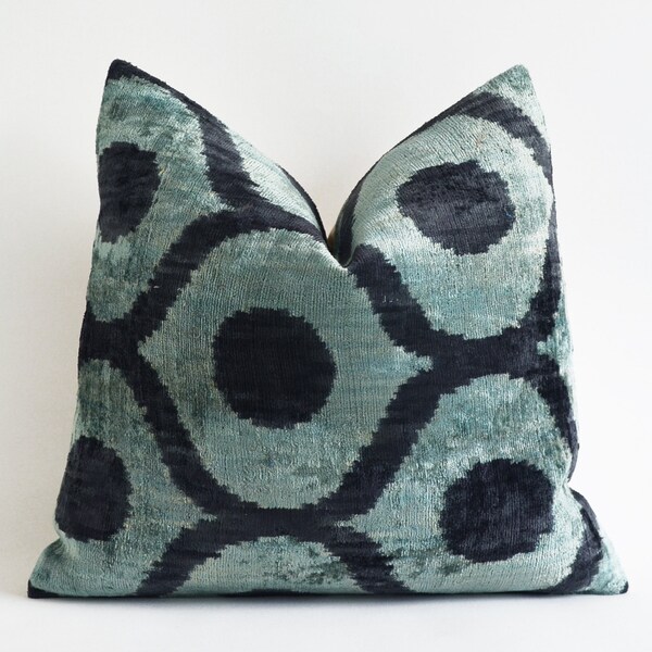 Sukan Ikat Lumbar Pillow - Sofa Pillow Designer Decorative Couch Pillow Throw Accent Pillow Cover Window Seat Cushion Vintage Pillows