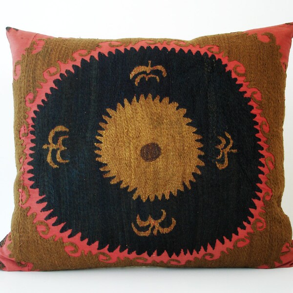 Sukan / Vintage Hand Embroidered Suzani Pillow Cover - 19x22