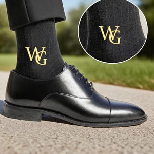 Stickerei Groomsmen Socken für Hochzeit, Stickerei erste Hochzeitssocken, personalisierte gestickte Best Man Sock, Geschenk für Trauzeugen