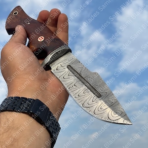 Handmade Damascus Steel Hunting Knife: Wood Handle & Leather Sheath