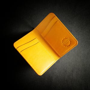 Aartis No. 2 - Cartera vertical - A medida - Conceria Walpier Buttero Leather - Artículos de cuero artesanales