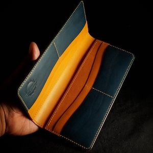 Aartis No. 3 - Lange Geldbörse - Navy/Gelb - Conceria Walpier Buttero Leather - Handgefertigte Lederwaren
