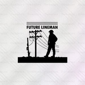 Op de afbeelding: Zwart-witte silhouet van een elektricien die op een hoogspanningslijn staat met de tekst "FUTURE LINEMAN" erboven.