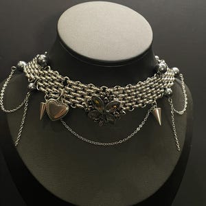 Punk Silver Metal Necklace,Gothic Silver Choker,Double-layered Butterfly Heart-shaped Rivet Pendant Necklace,Dark Grey Shell Pearl Necklace