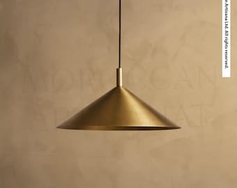 Ręcznie robiona lampa wisząca w kształcie stożka z marokańskiego mosiądzu – minimalistyczna lampa sufitowa do nowoczesnych wnętrz