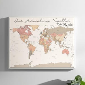 Carte du monde personnalisée avec punaises | Carte personnalisée | cadeau de couple pour voyageurs, oeuvre d'art murale carte de voyage | Cadeau de tracker d'aventure
