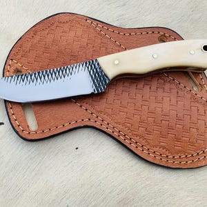 custom hand made skinner knife with leather sheath