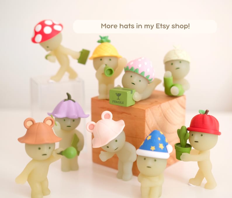 Mini sombrero que brilla en la oscuridad para Smiski u otras figuras. imagen 13