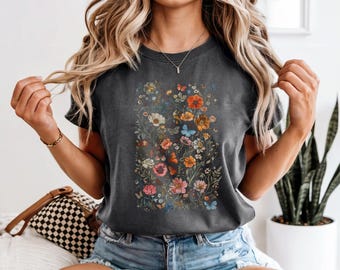 Wildblumen und Schmetterlinge Graphic Tee, Vintage Comfort Colors Shirt