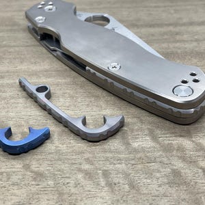 Spyderco Paramilitary 2 Titanium Backspacer