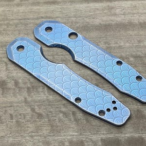 Spyderco Smock Titanium Standard Seigaiha Blue Brushed