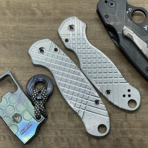 Báscula de aluminio aeroespacial fresada TUMBLED FRAG para Spyderco Para 3, idea de regalo de cumpleaños, regalo de Navidad