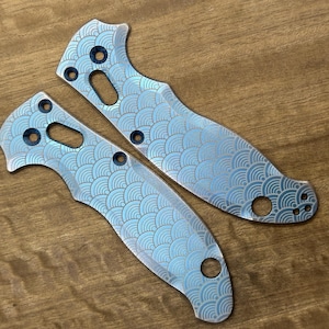 Spyderco Manix 2 Titanium Standard Seigaiha Blue Brushed
