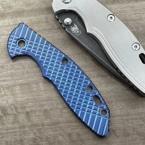 Hinderer XM 18 3.5 Titanium Frag Blue Anodized