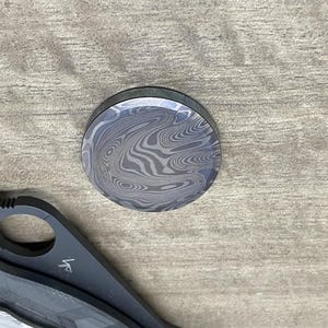 The Everyday Coin Titanium Dama Black
