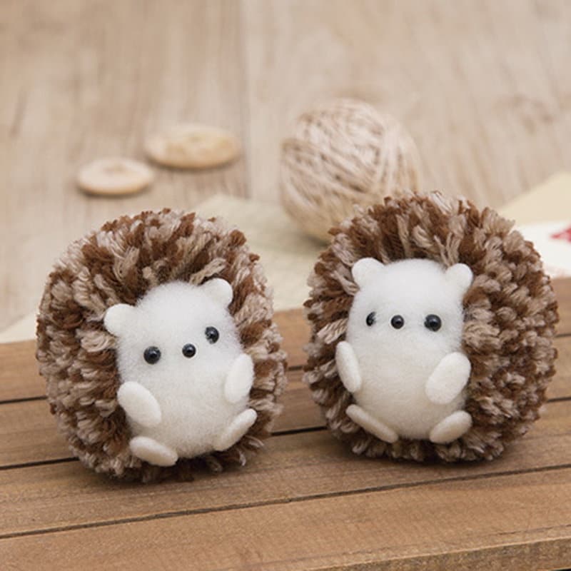 ミニカホン　ハンドメイド　(ちゅまさん専用) DIY Small Hedgehog Pom Pom Kit - Japanese Hamanaka Kit