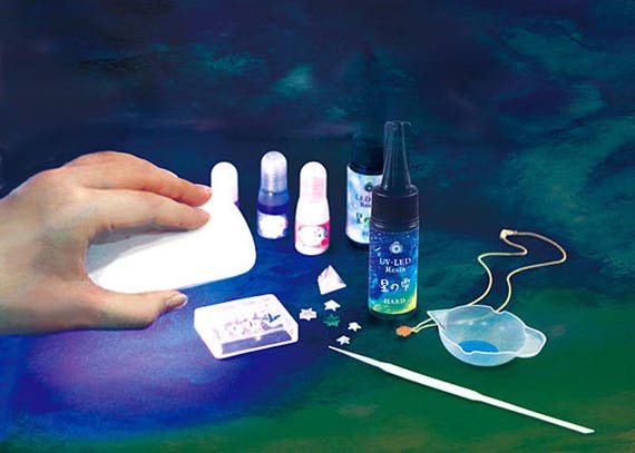 Mini Lampe UV LED adaptée pour des créations DIY avec la résine UV LED