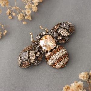 Gucci bee brooch - Etsy 日本
