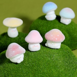 6 st Fuzzy Mushroom Monitor Buddy-figurer, skrivbordsdekoration, konstverkspresent, humörhöjare för kontoret för arbetsdagar