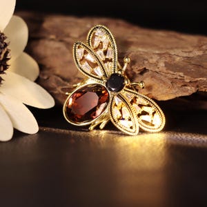 Broche de abeja de cristal: broche de insecto con diamantes de imitación dorados, adorno para solapa